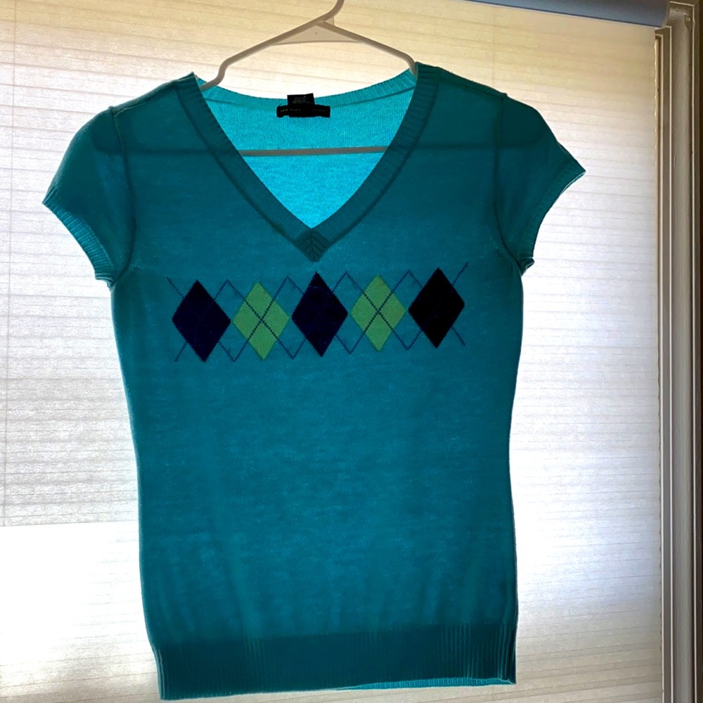 Short sleeve sweater